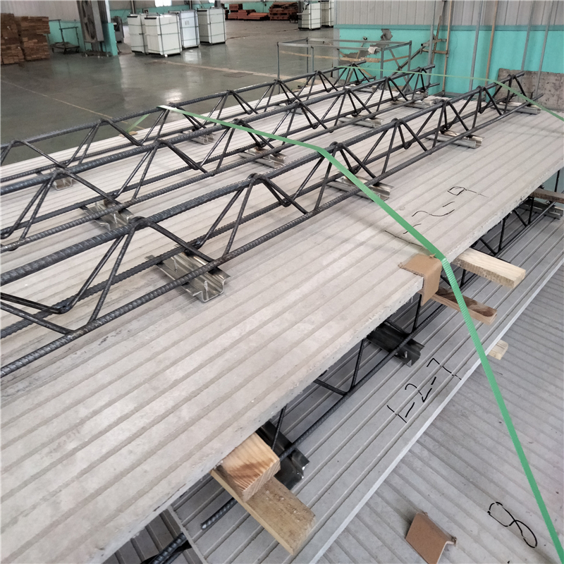 男子在深圳前往广州的列车上打盹