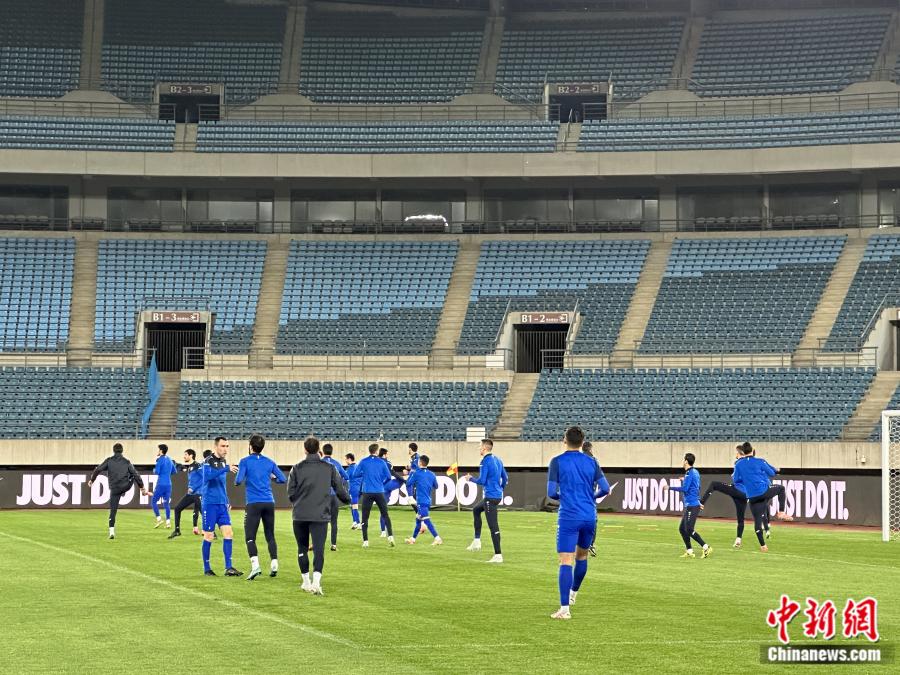 世预赛前最后一场热身赛：国足全场被动遭乌兹