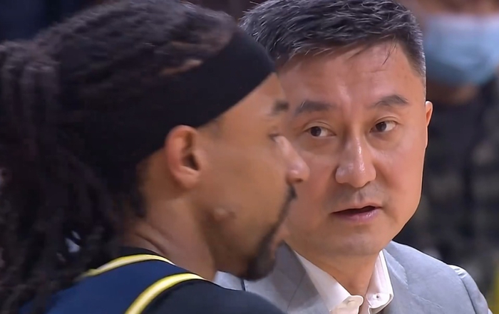 广东男篮迎战北京男篮 内线配置悬殊引关注 赵睿