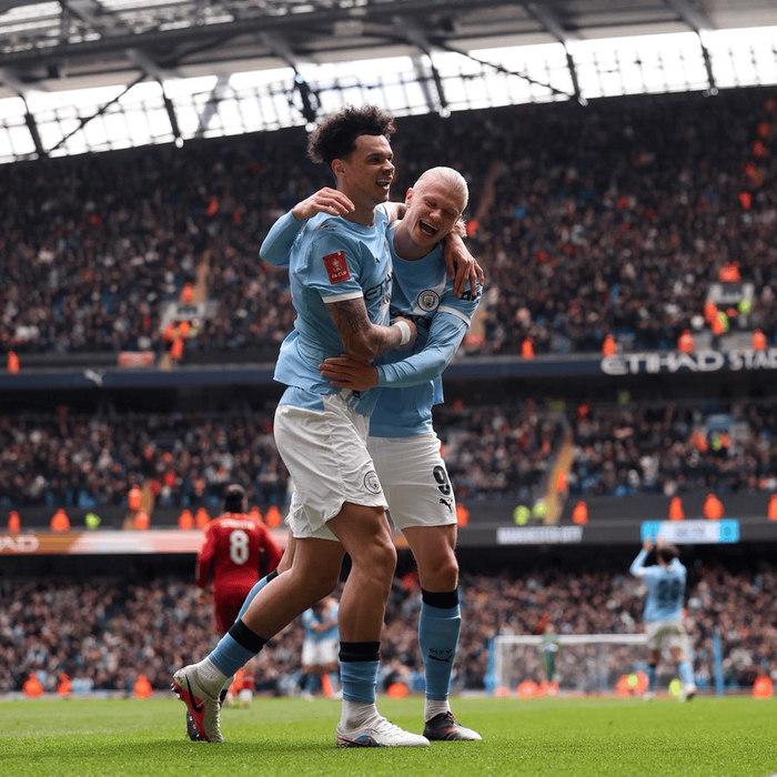 曼城后卫奥赖利足总杯赛展现全能表现