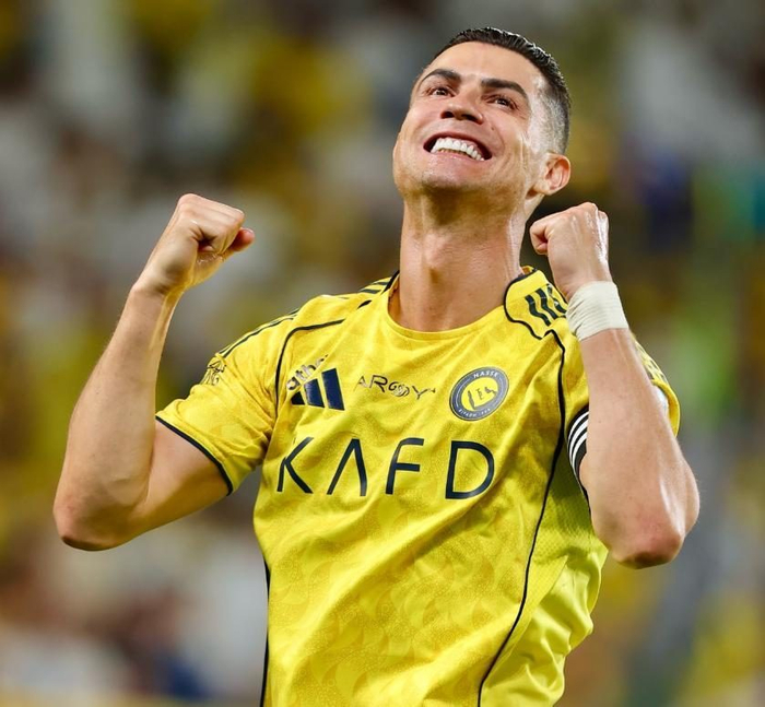 C罗复出首战献两球 利雅得胜利5-2大胜纳杰马