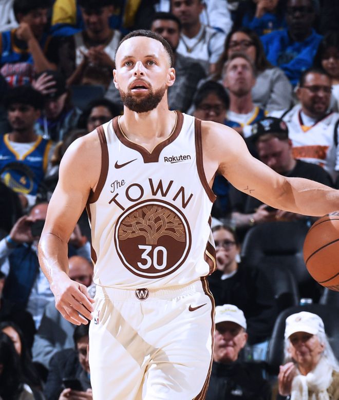 库里复出低迷难救主 勇士客场不敌国王