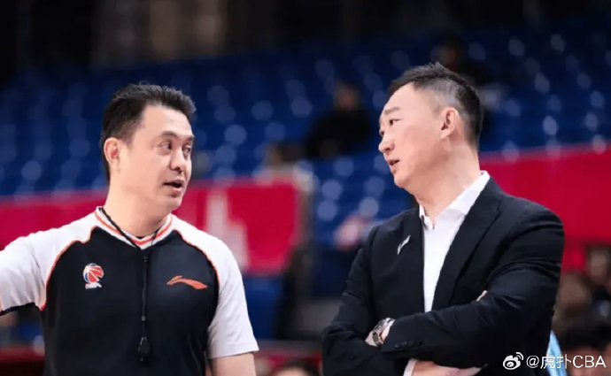 青岛男篮赛前备战：新援克劳福德难敌麦基，迎